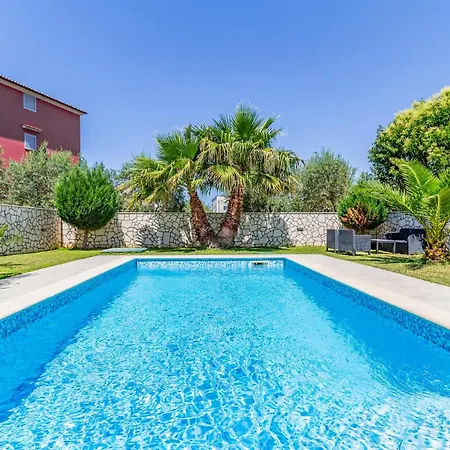 Awesome Home In Volme With Outdoor Swimming Pool *
