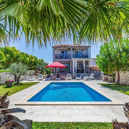 Awesome Home In Volme With Outdoor Swimming Pool Holiday home
