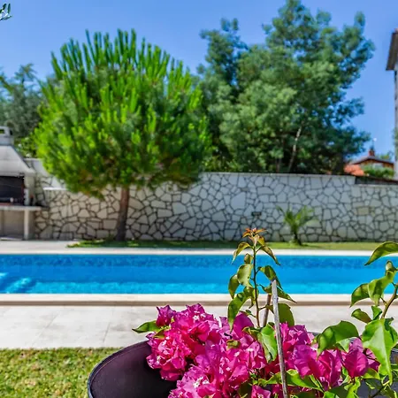 Awesome Home In Volme With Outdoor Swimming Pool Holiday home