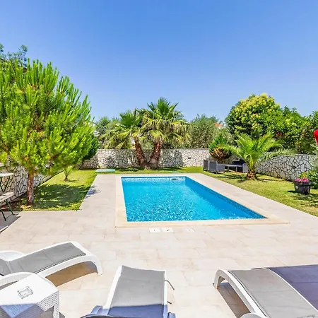 Awesome Home In Volme With Outdoor Swimming Pool *