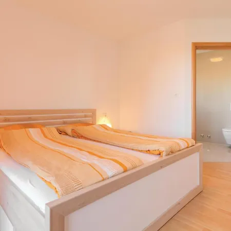 Four-bedroom In Volme Casa de Férias *